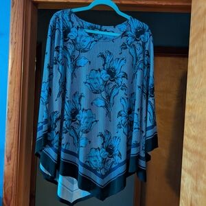 Women's Blue Floral Top